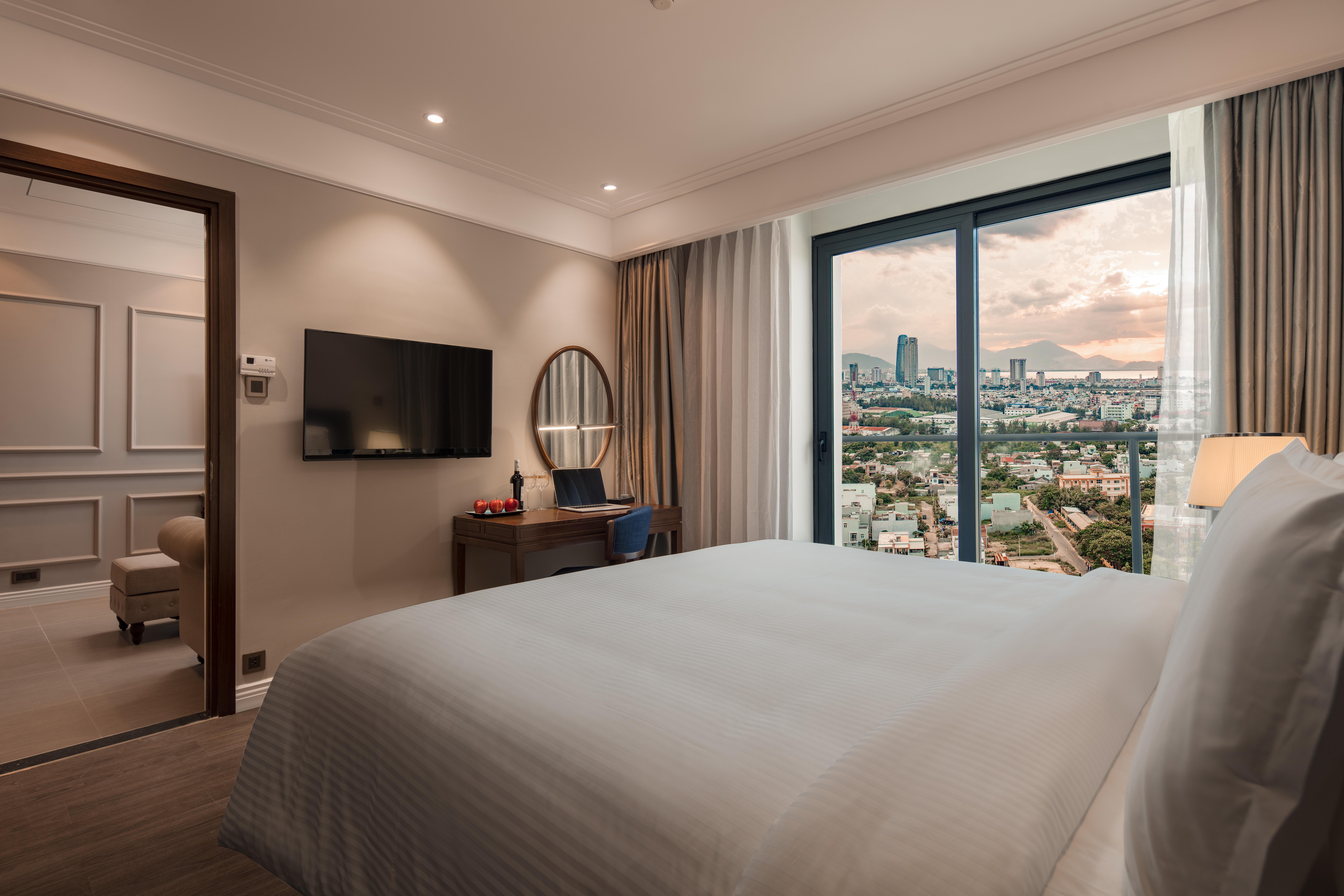 Altara Suites Da Nang by AHG Bagian luar foto
